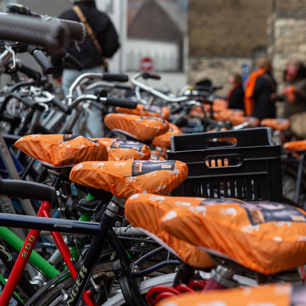 Rechtenfaculteit kleurt oranje: stop geweld tegen vrouwen