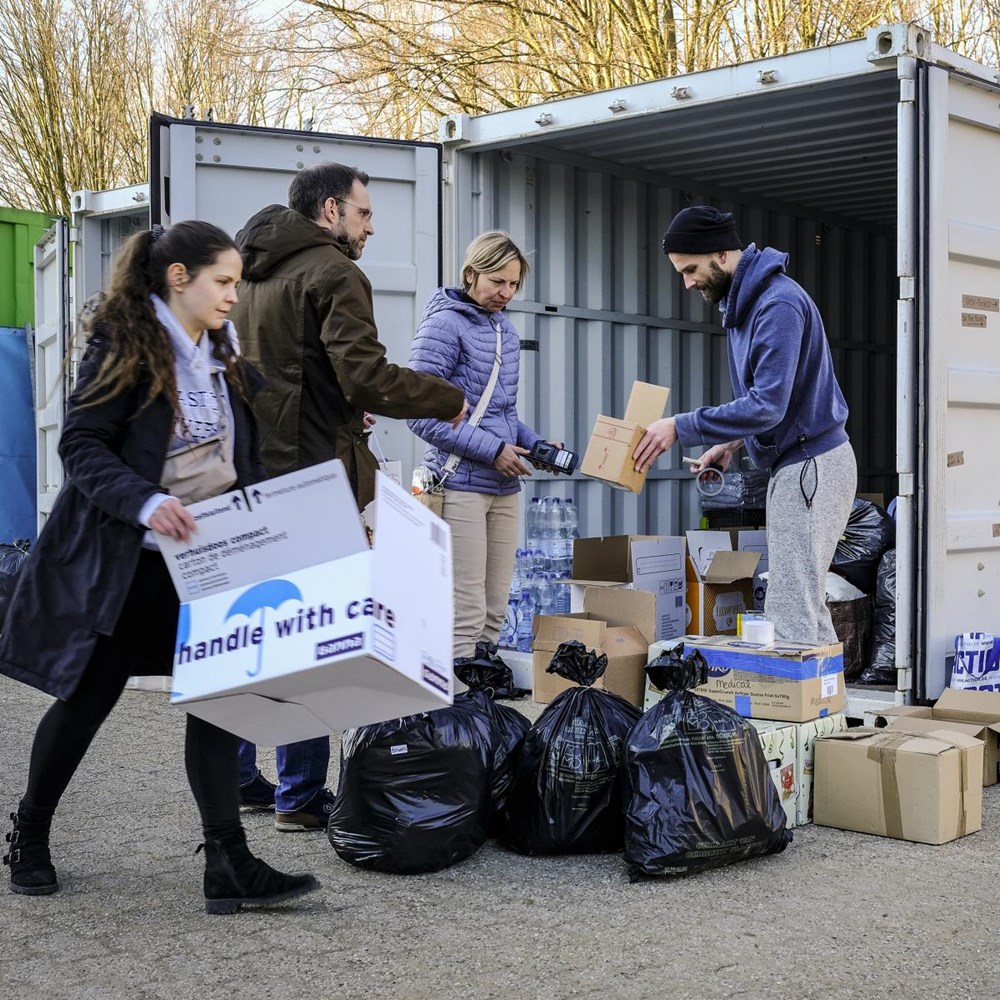 Eerste lading ingezamelde goederen UM-actie vertrokken naar Oekraïense grens