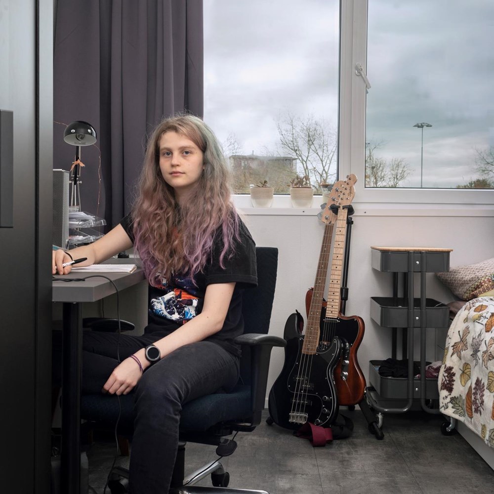 Gitaren en heavy metal tussen de bouwmachines