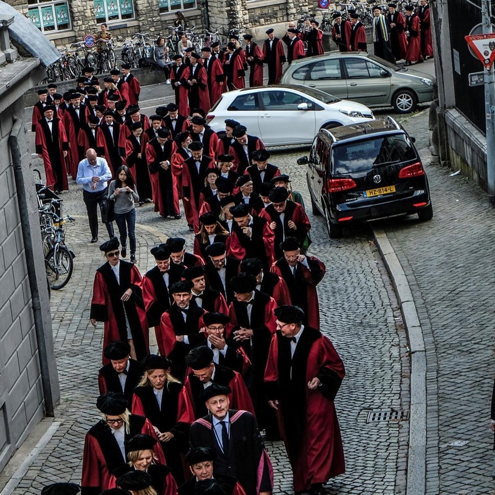 Een toga voor iedereen in Utrecht en ouderwets je mail lezen bij rechten