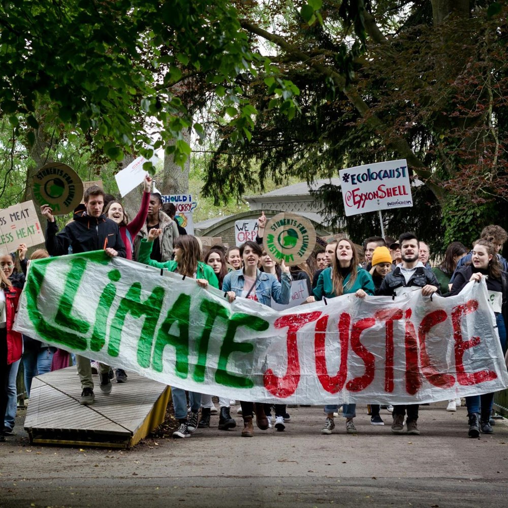 Amsterdamse studenten geven hulp bij klimaatangst en weinig ruilverzoeken voor Goede Vrijdag