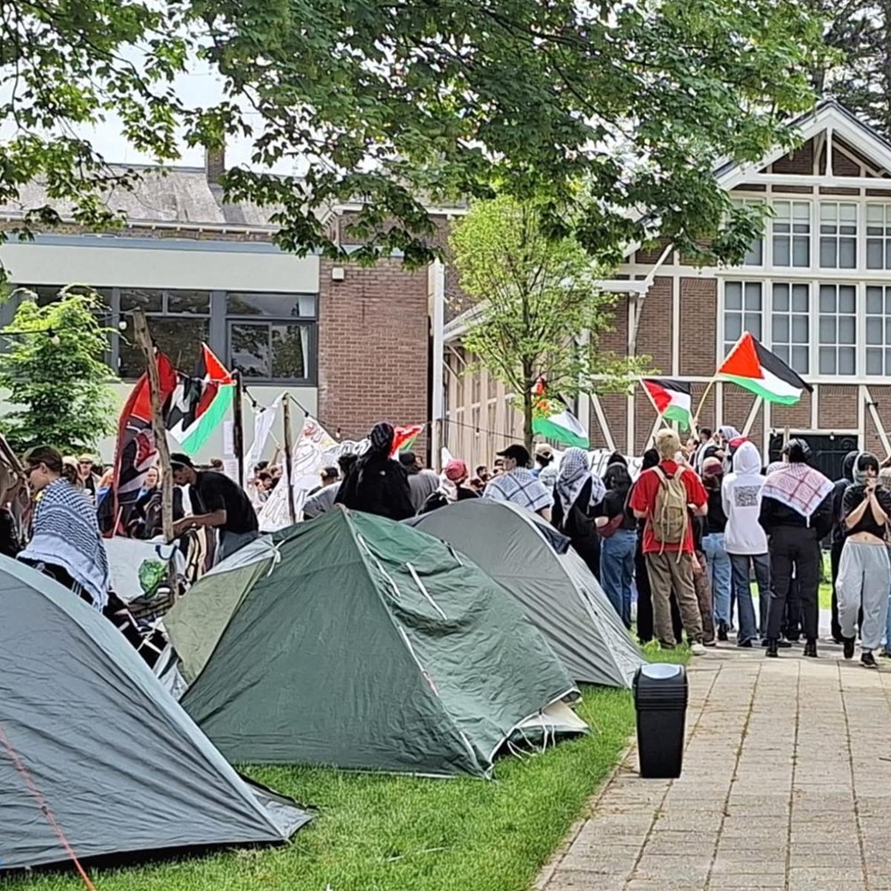 Minister over protesten: “Wel praten, maar aangifte bij strafbare feiten”
