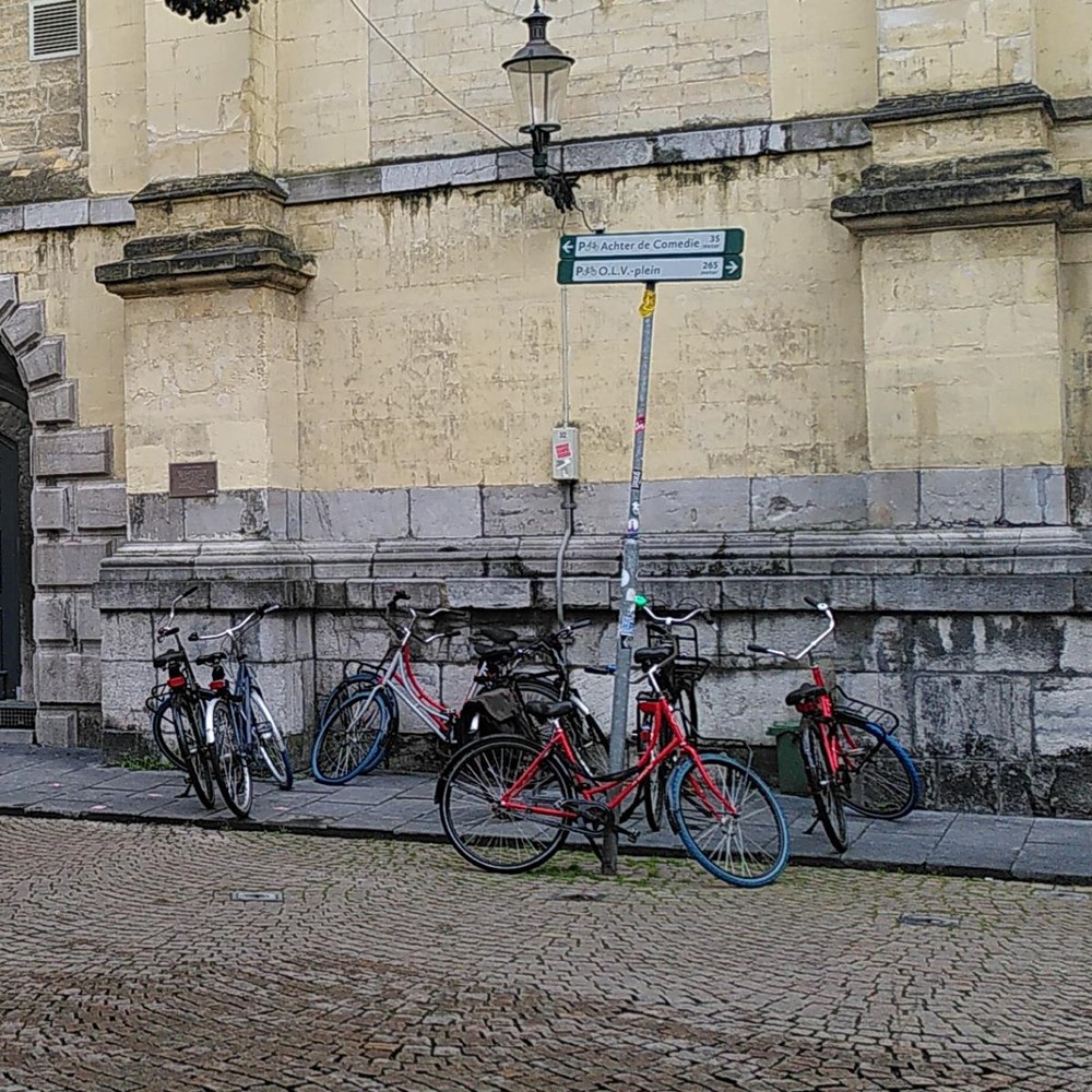 “Gemeente, maak meer fietsenstallingen”