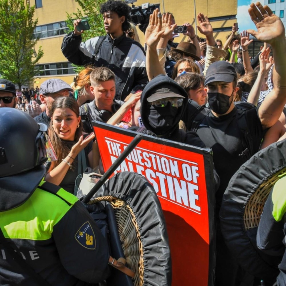 Celstraf voor stokgooier bij UvA-protesten