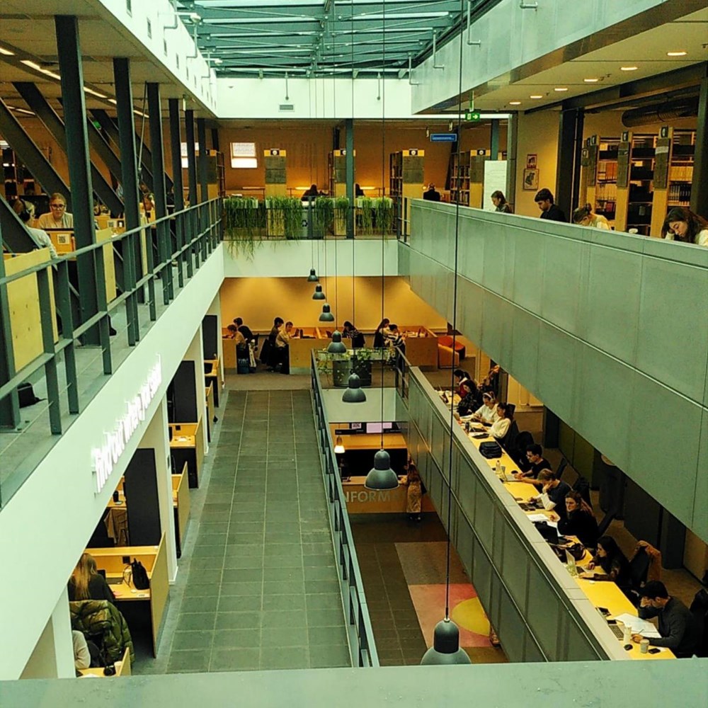 Studenten voelen minder studiedruk