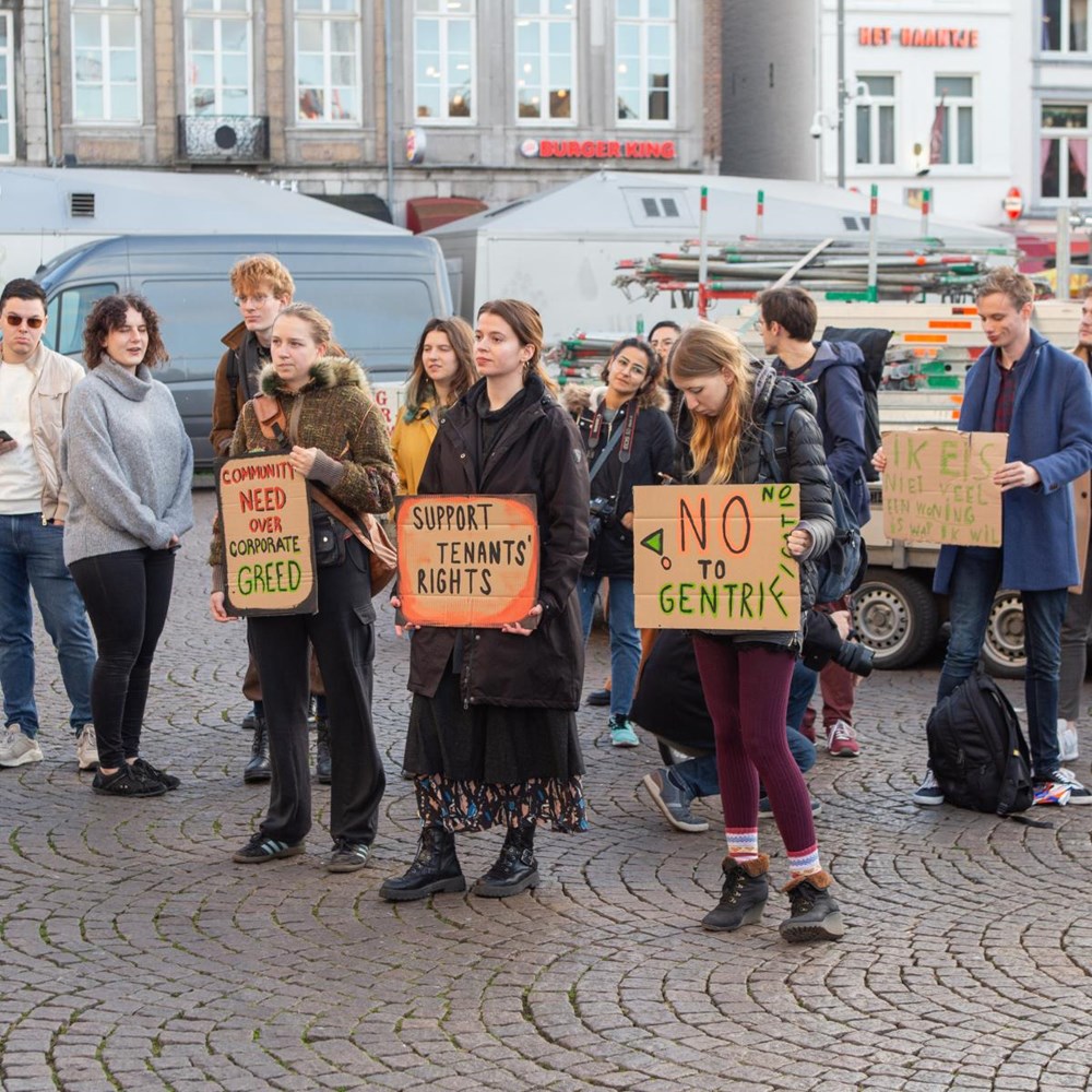 Students demand solution for room crisis