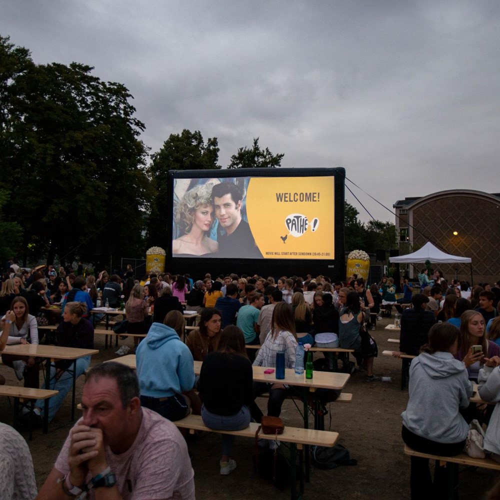 Charging in the open air cinema for the INKOM final party