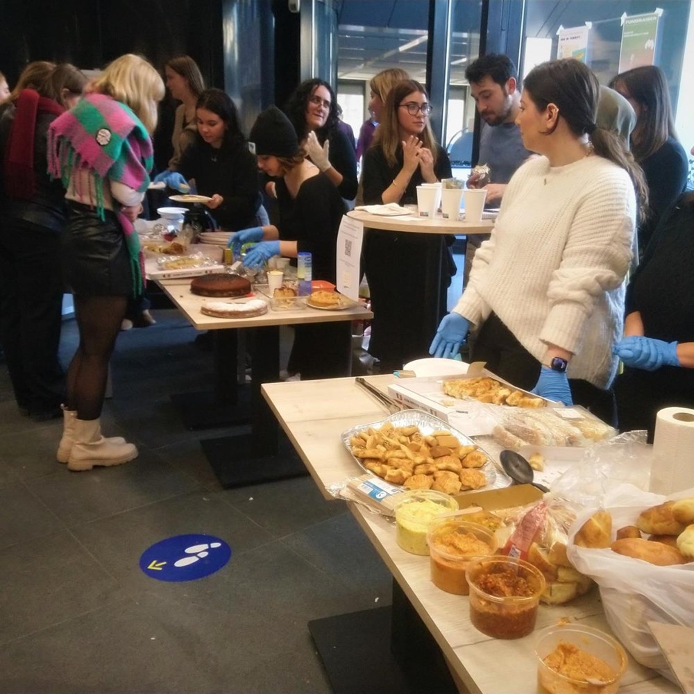 Turkish snacks and a jam session: UM students raise money for earthquake victims