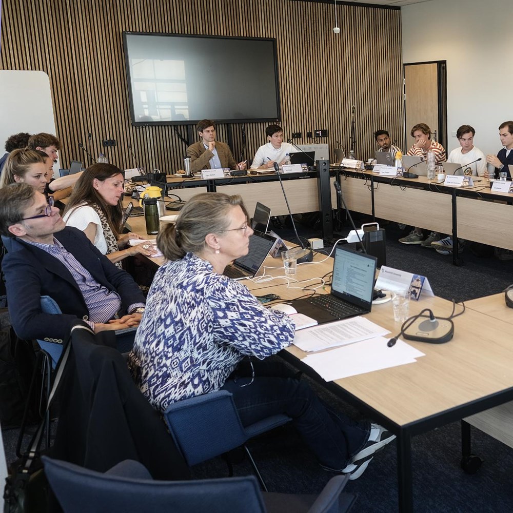Bilingual meetings: common elsewhere, but not in Maastricht