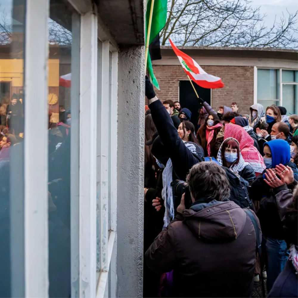  Demonstrating students disrupt pro-Israel lecture at Tapijn