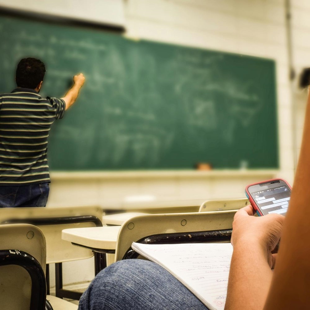 Strict smartphone bans in secondary schools are not necessarily better