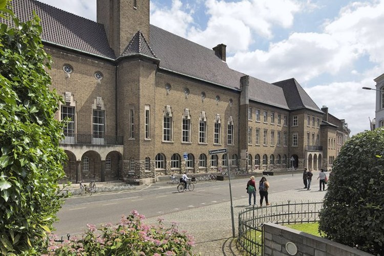 Rechtenstudenten geschorst vanwege “xenofobe” chats