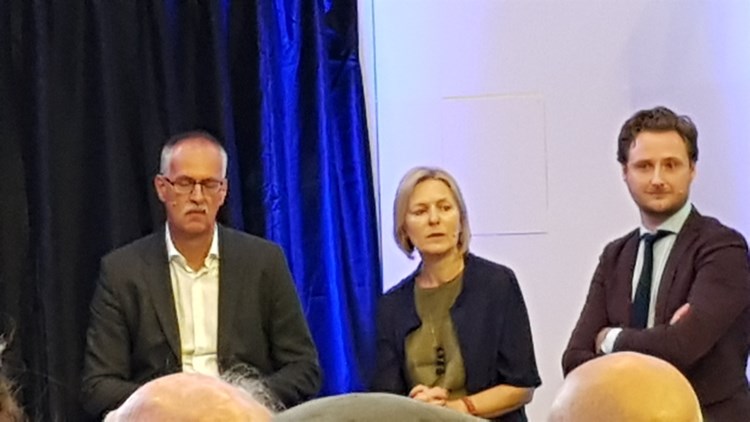 Het panel: prof. Linde, prof. Vanhoonacker, Sicco de Knecht