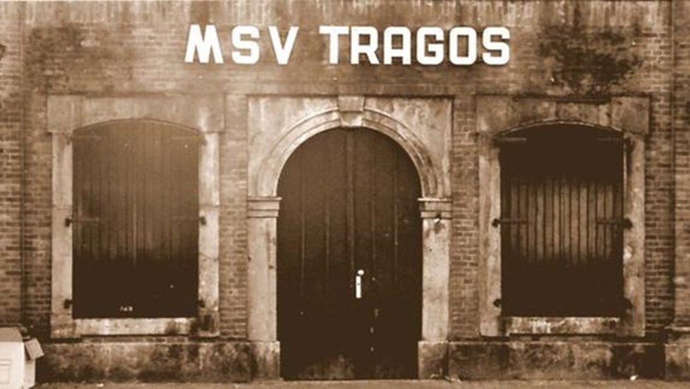 Tragos door politie “de stad ingedreven”