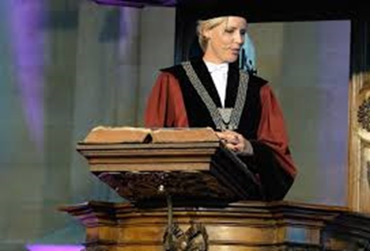 Rector Rianne Letschert: 