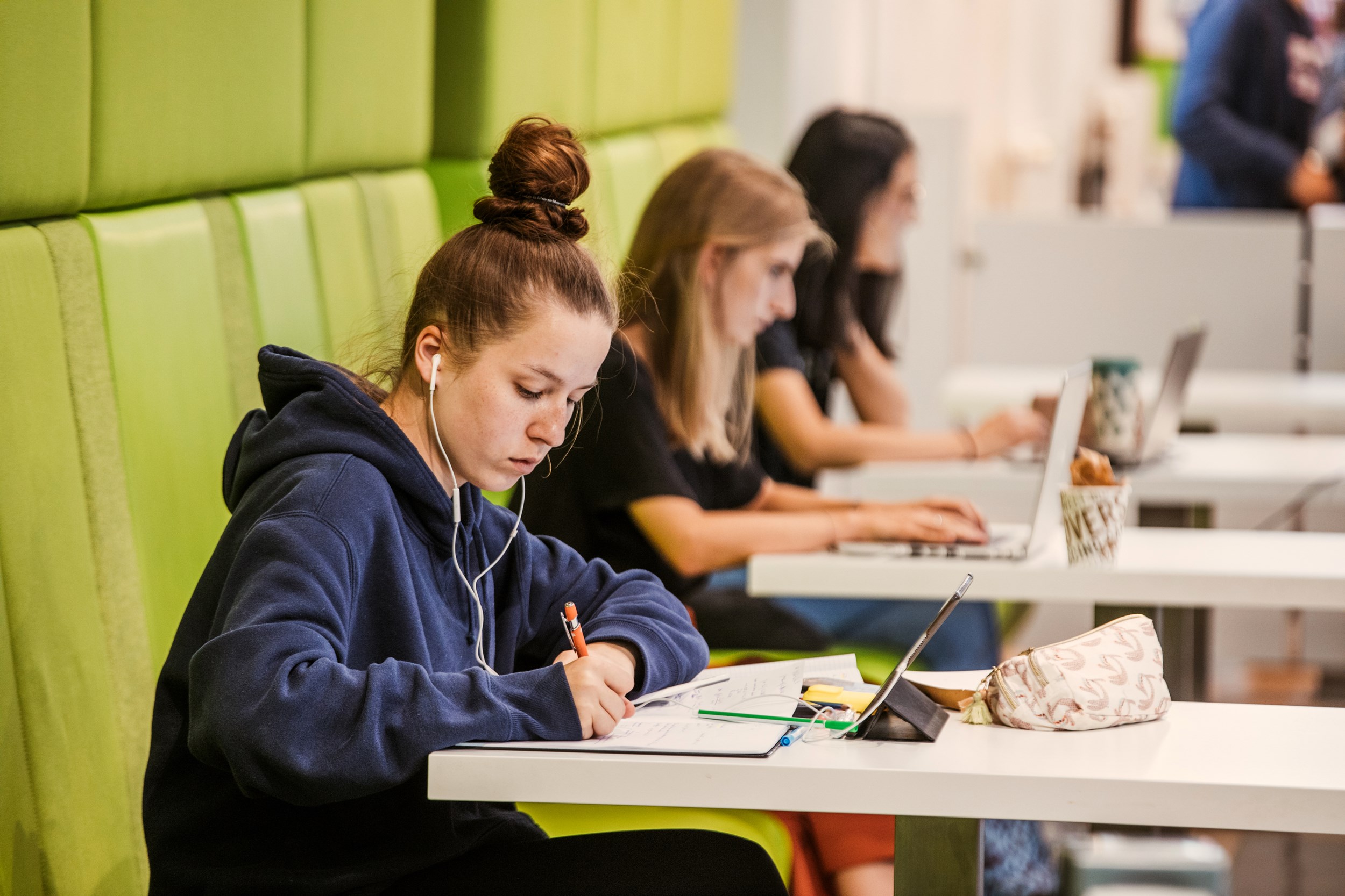 Wie slechts voldoet aan verlaagde BSA-norm, loopt studievertraging op