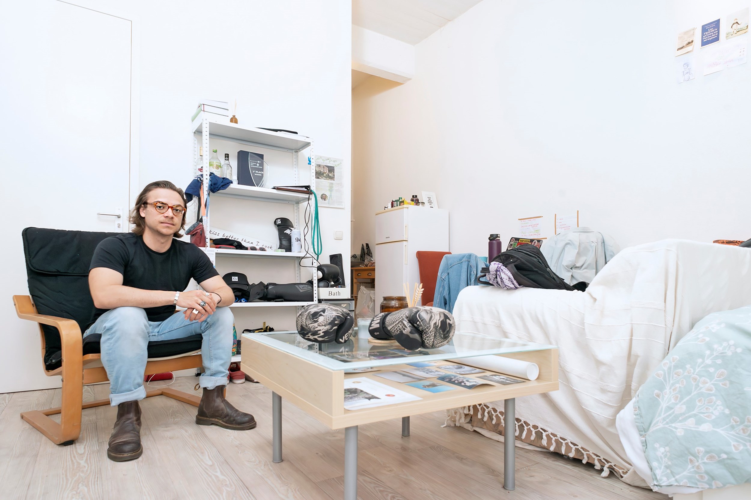 "Ik kan niet alleen zijn met mijn gedachten, ze worden te overheersend”