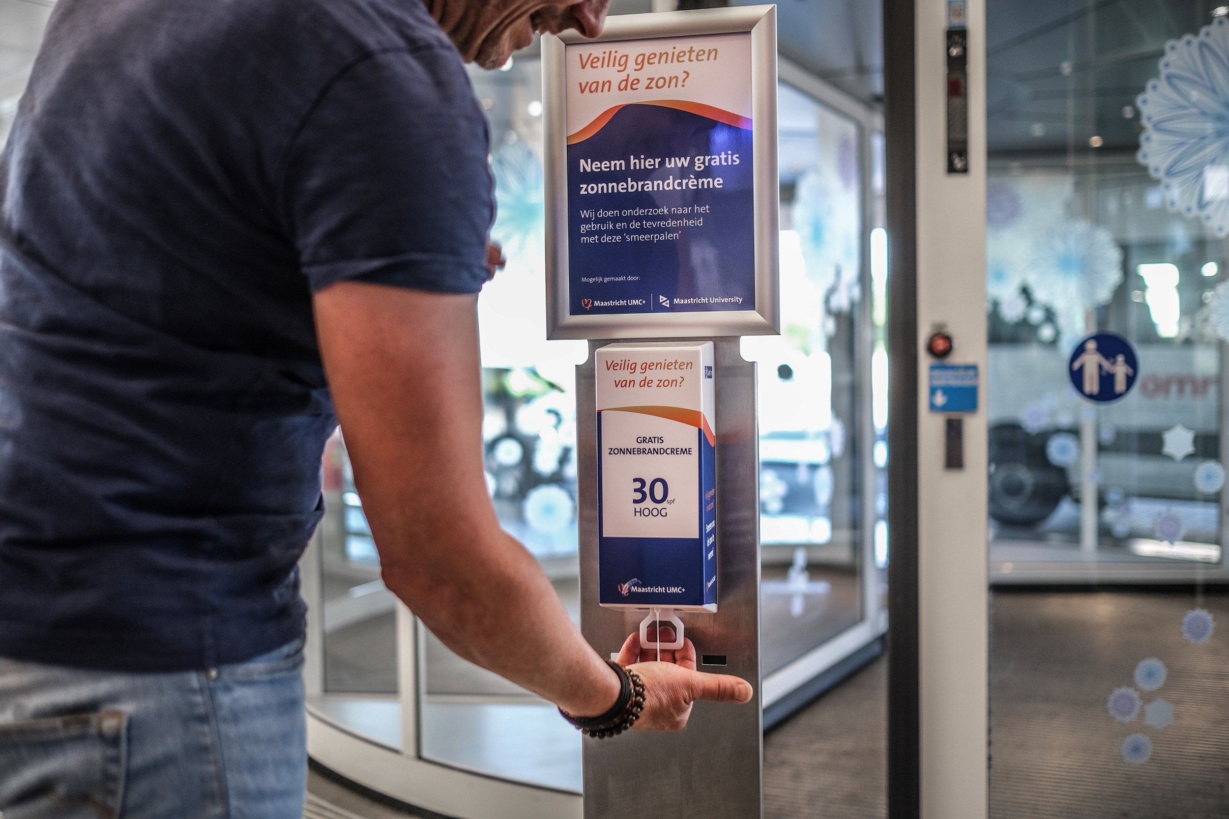 Hoe reageren mensen op gratis zonnebrandcrème?