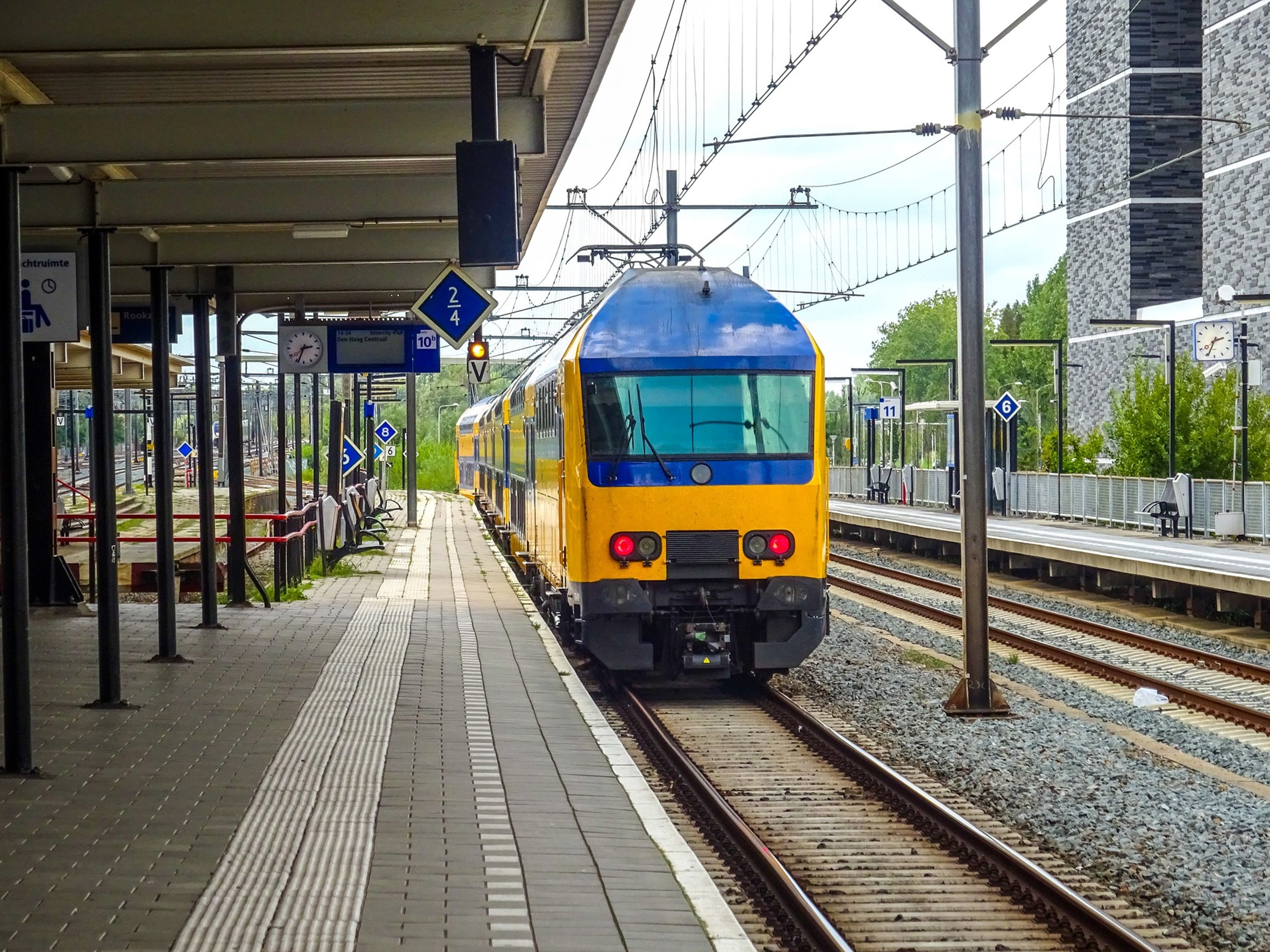 Kabinet wil kwart miljard minder uitgeven aan studenten-ov