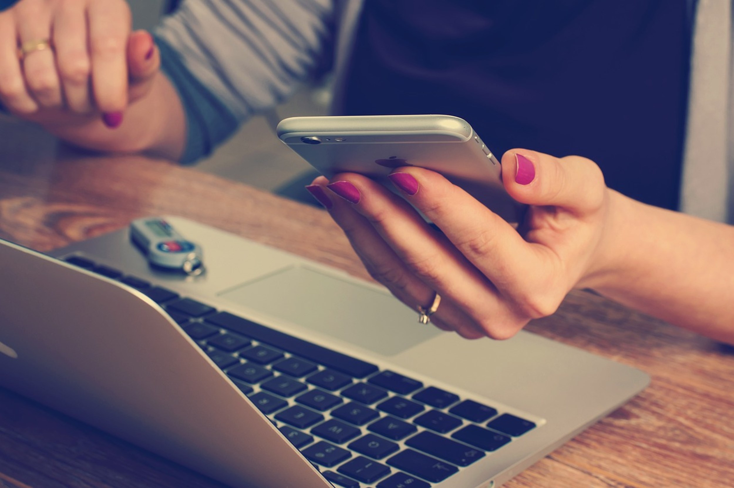 Rechten: verbod op laptops en telefoons na stiekeme opnames