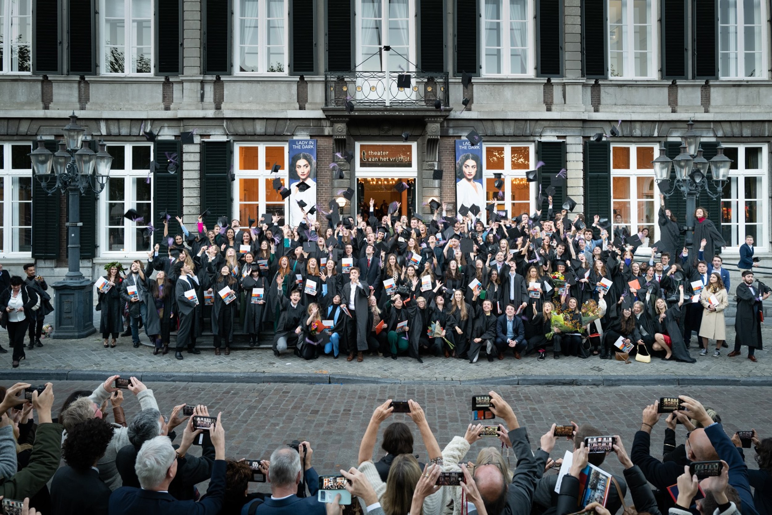 40 procent cum laude afgestudeerden: is dat niet erg hoog?