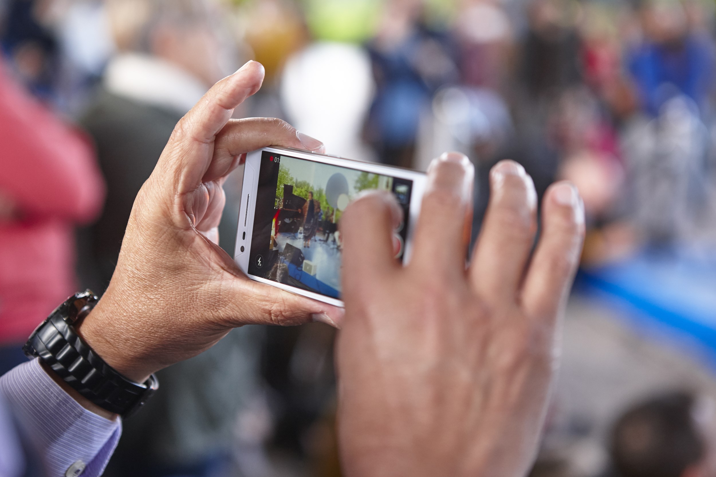 Docent en studenten filmden elkaar, raadslid heeft vragen