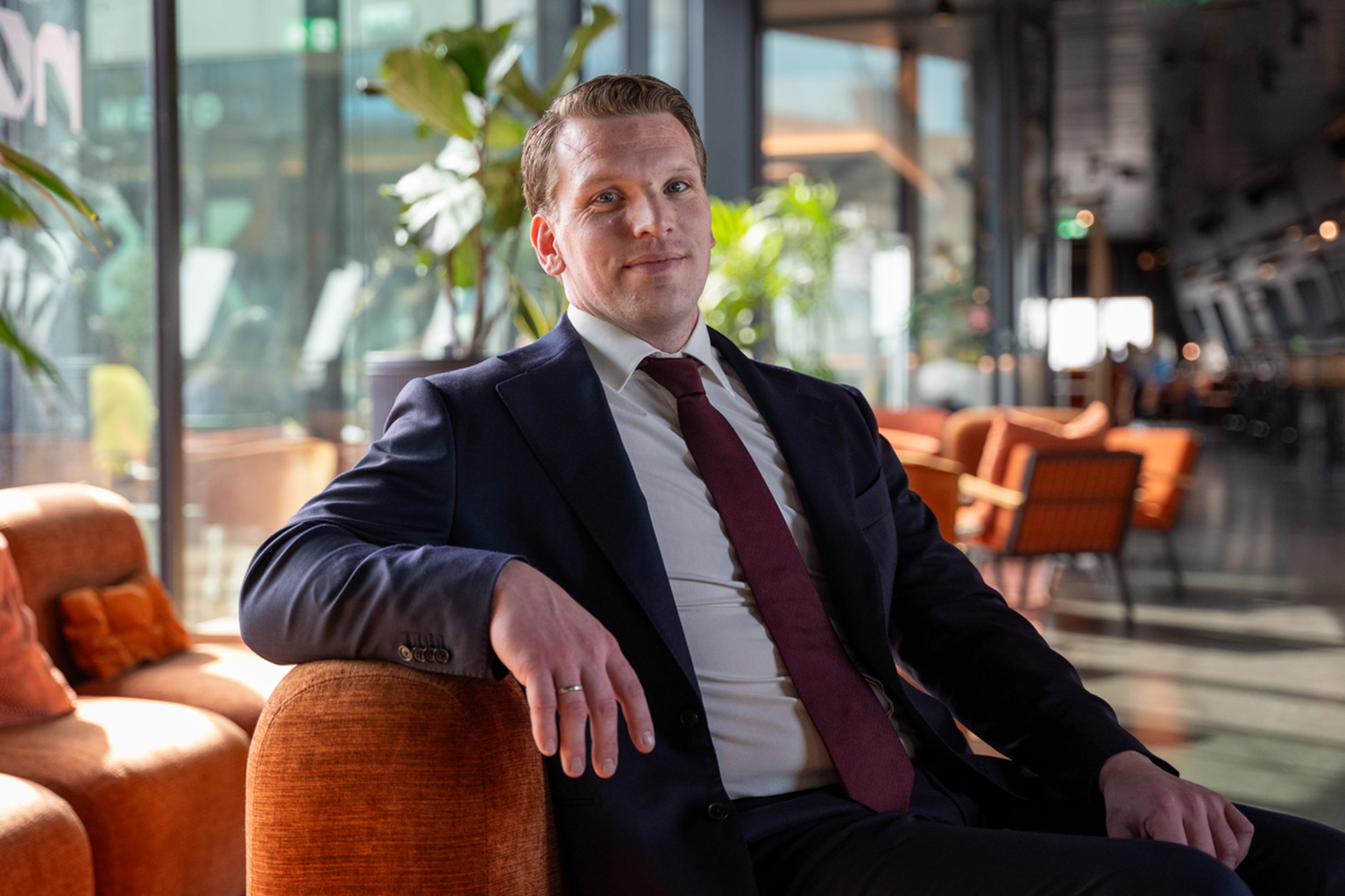 Nieuwe onderwijsminister BBB omstreden door X-berichten over regenboogpad