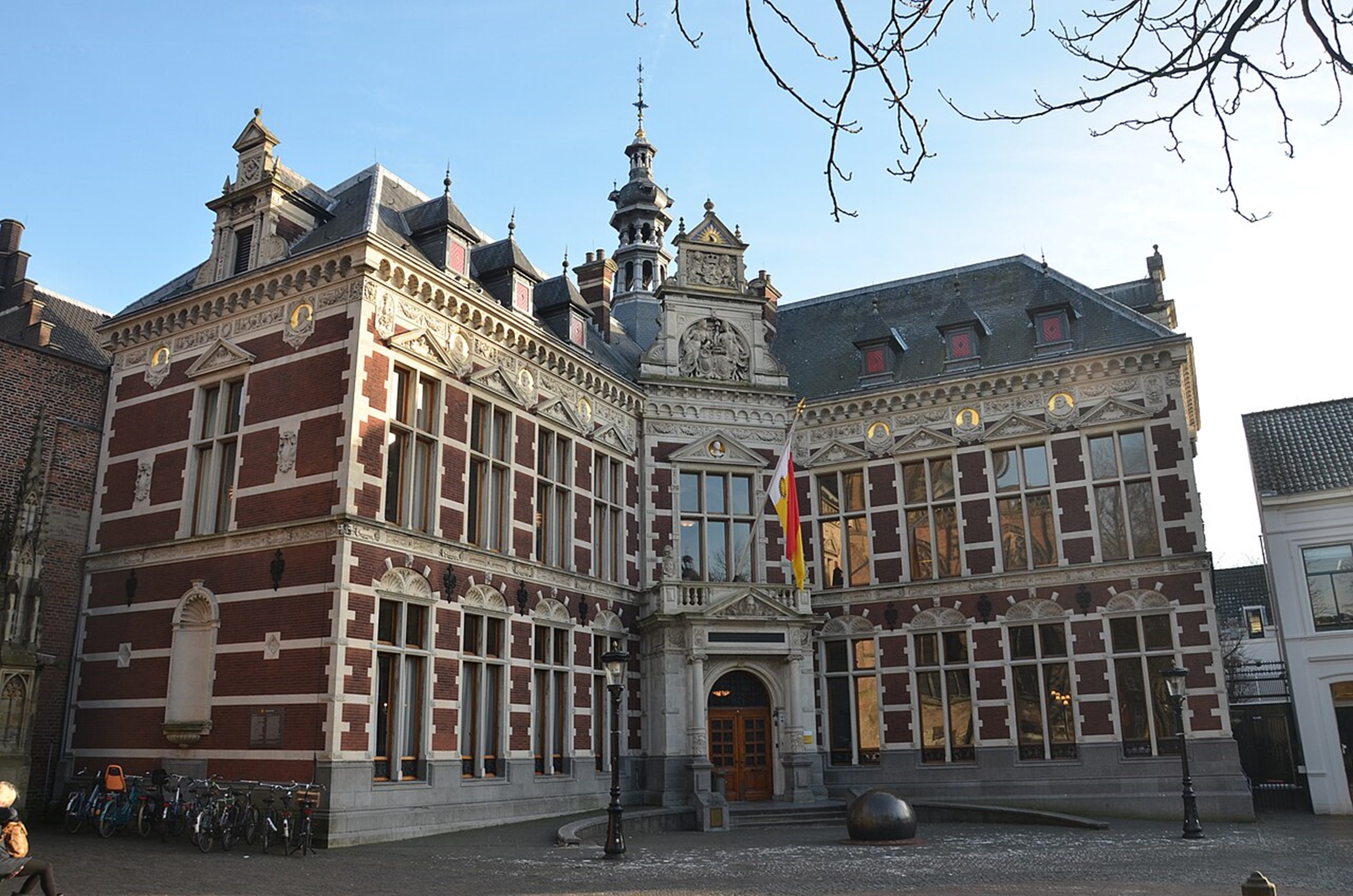 Bezetters vertrokken, wel vernielingen in Utrecht