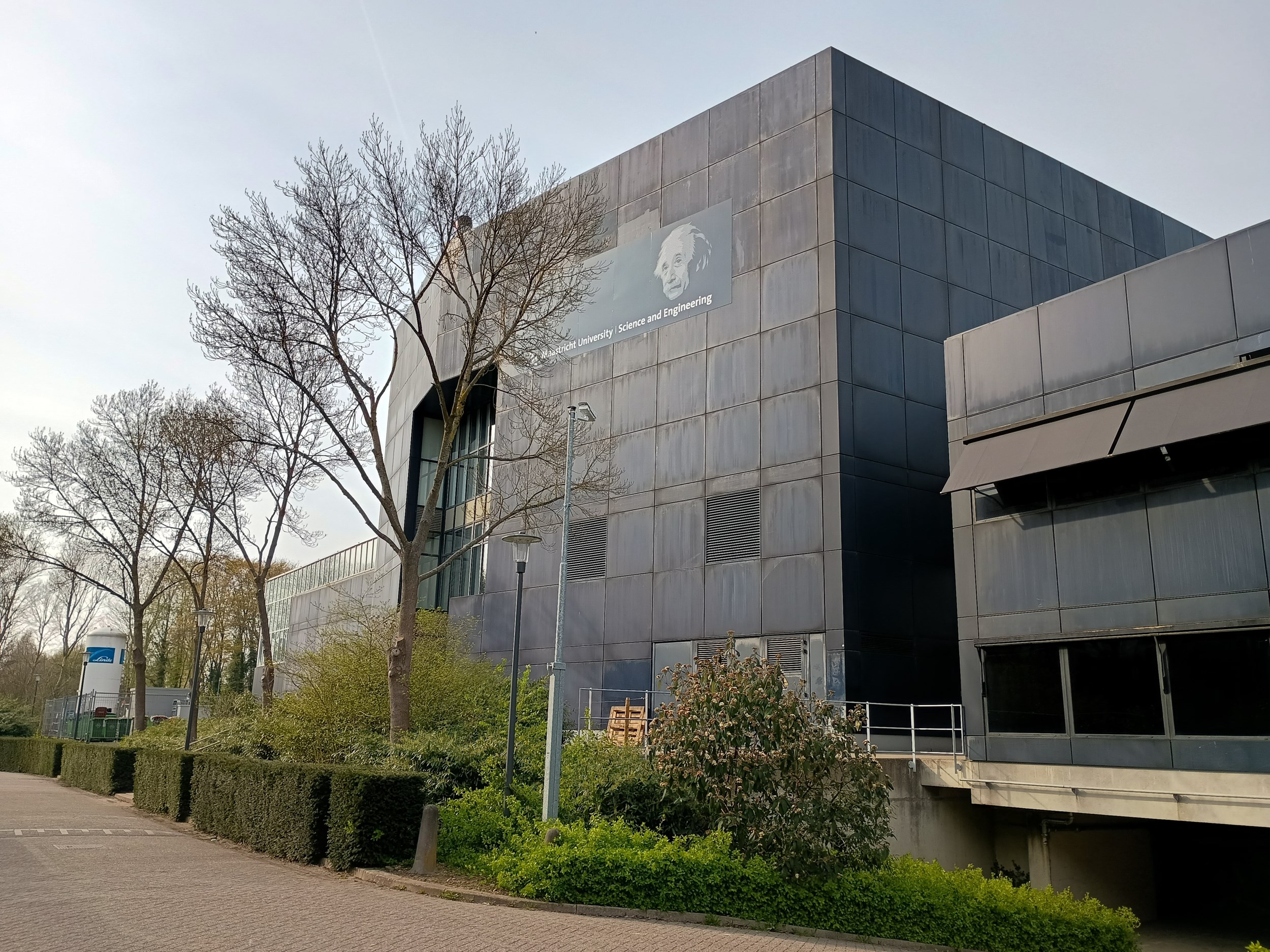 DUB30 krijgt enorme gevel met zonnepanelen