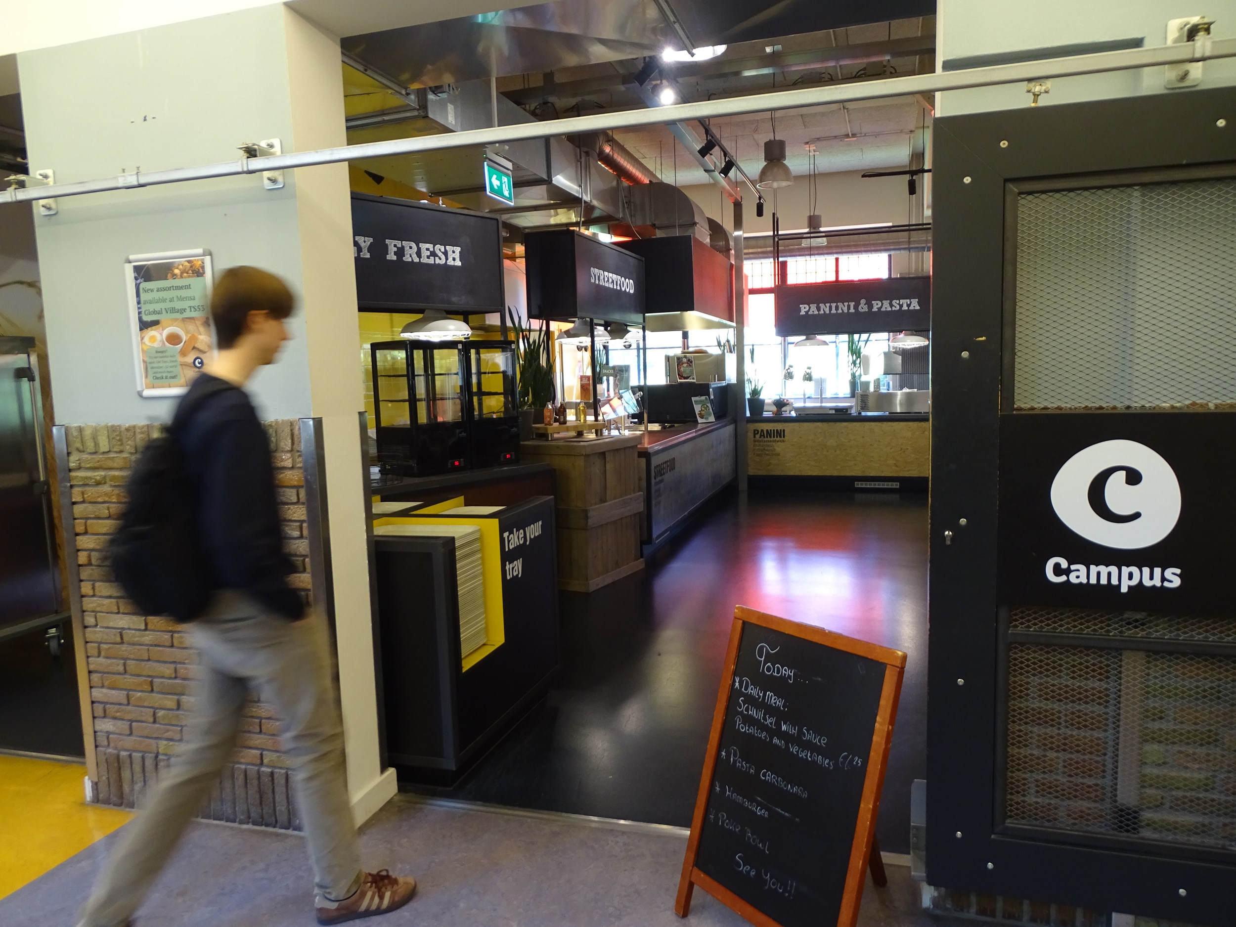Nieuwe cateraar: meer plantaardig eten en koffie bestellen in gebarentaal