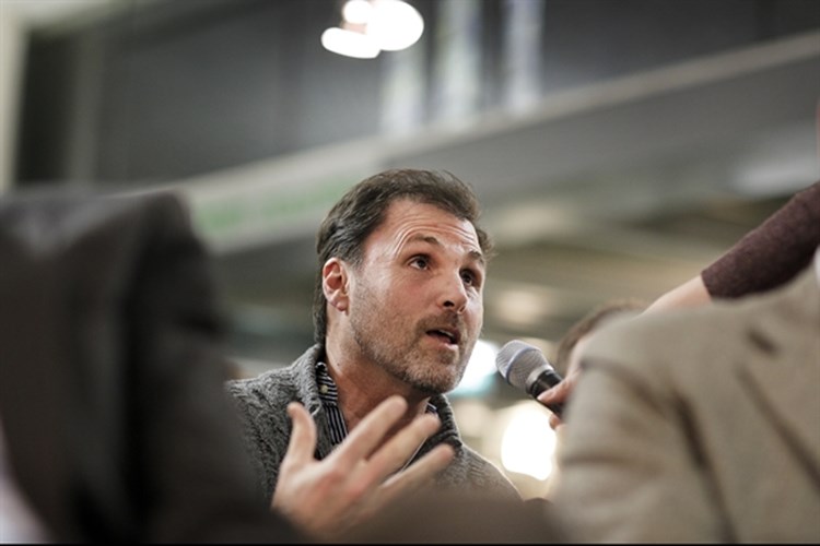 A studet gives her view
