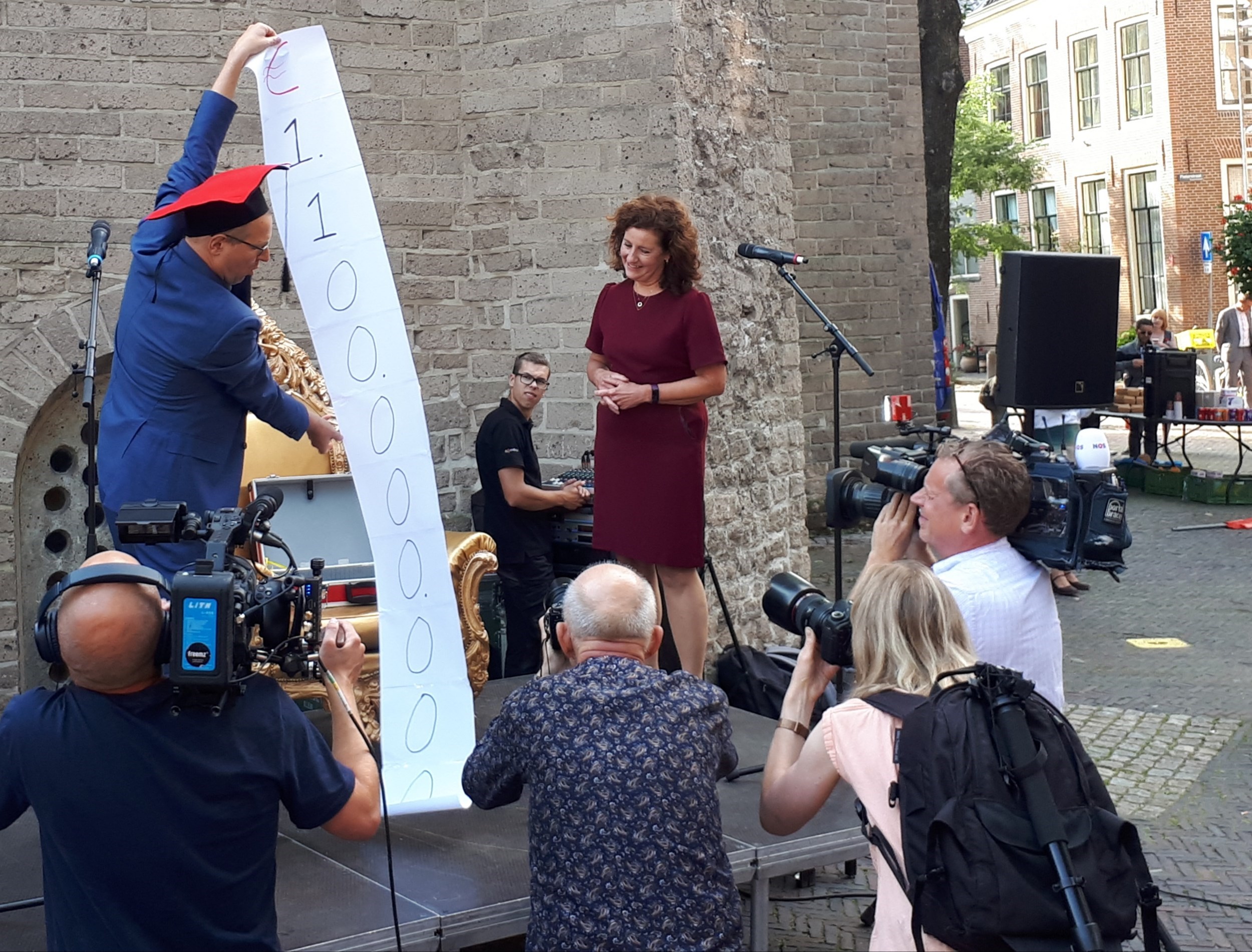 Where is that 1.1 billion? Protest opens the academic year