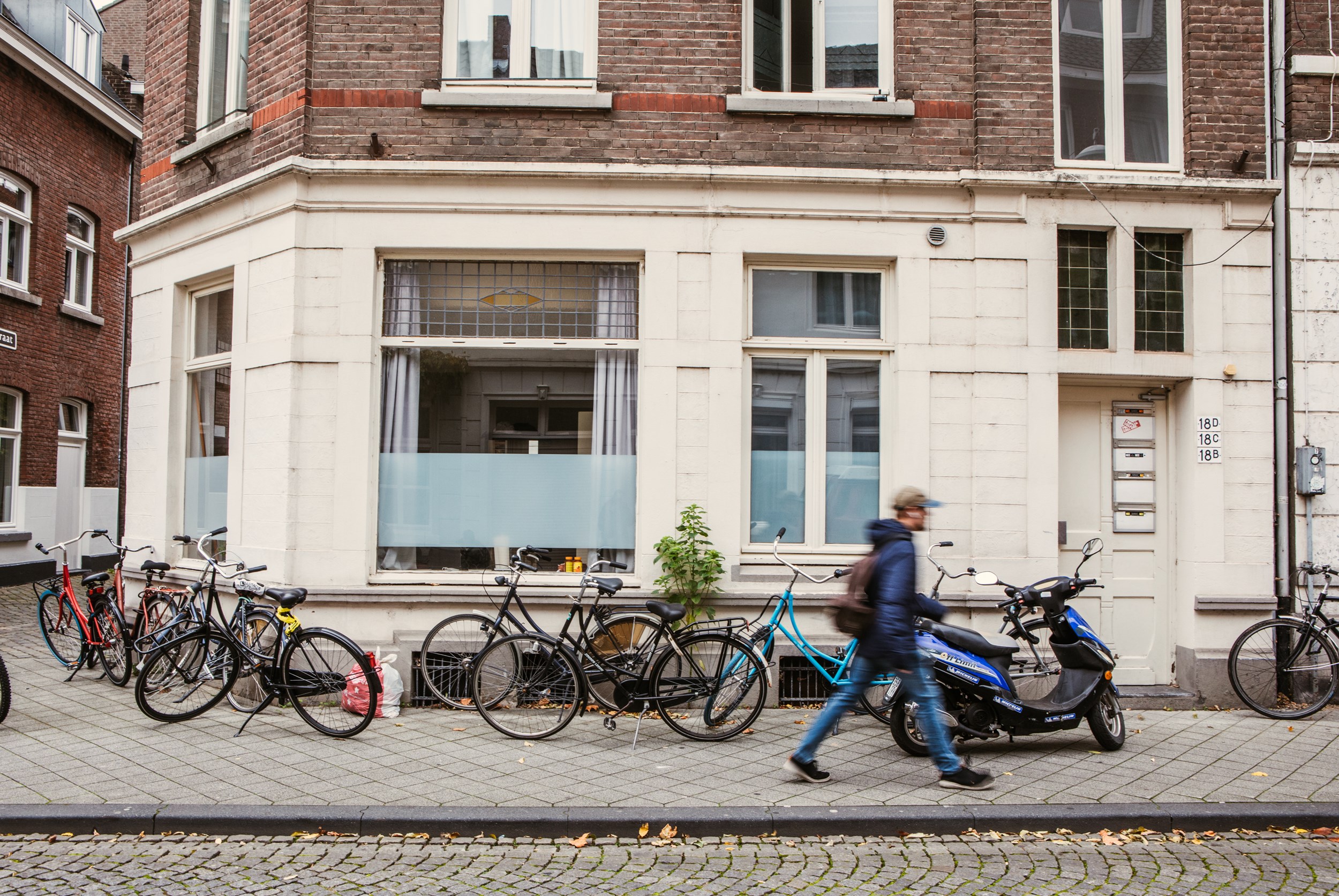Clearer communication towards new students about the housing market