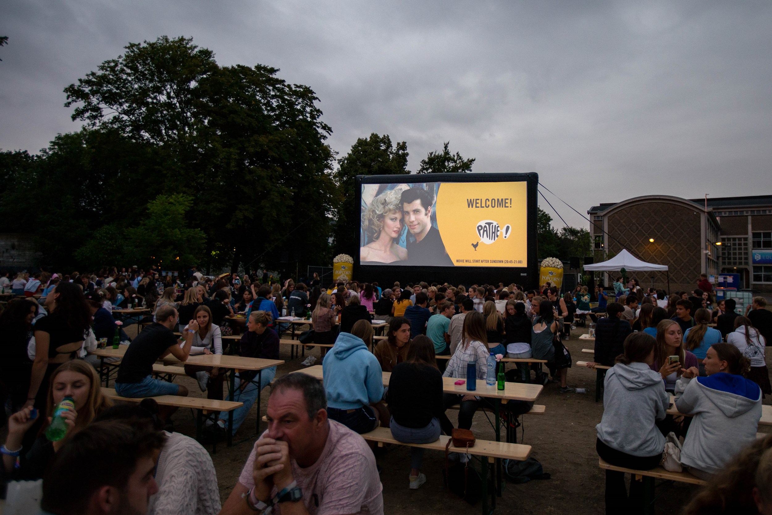 Charging in the open air cinema for the INKOM final party