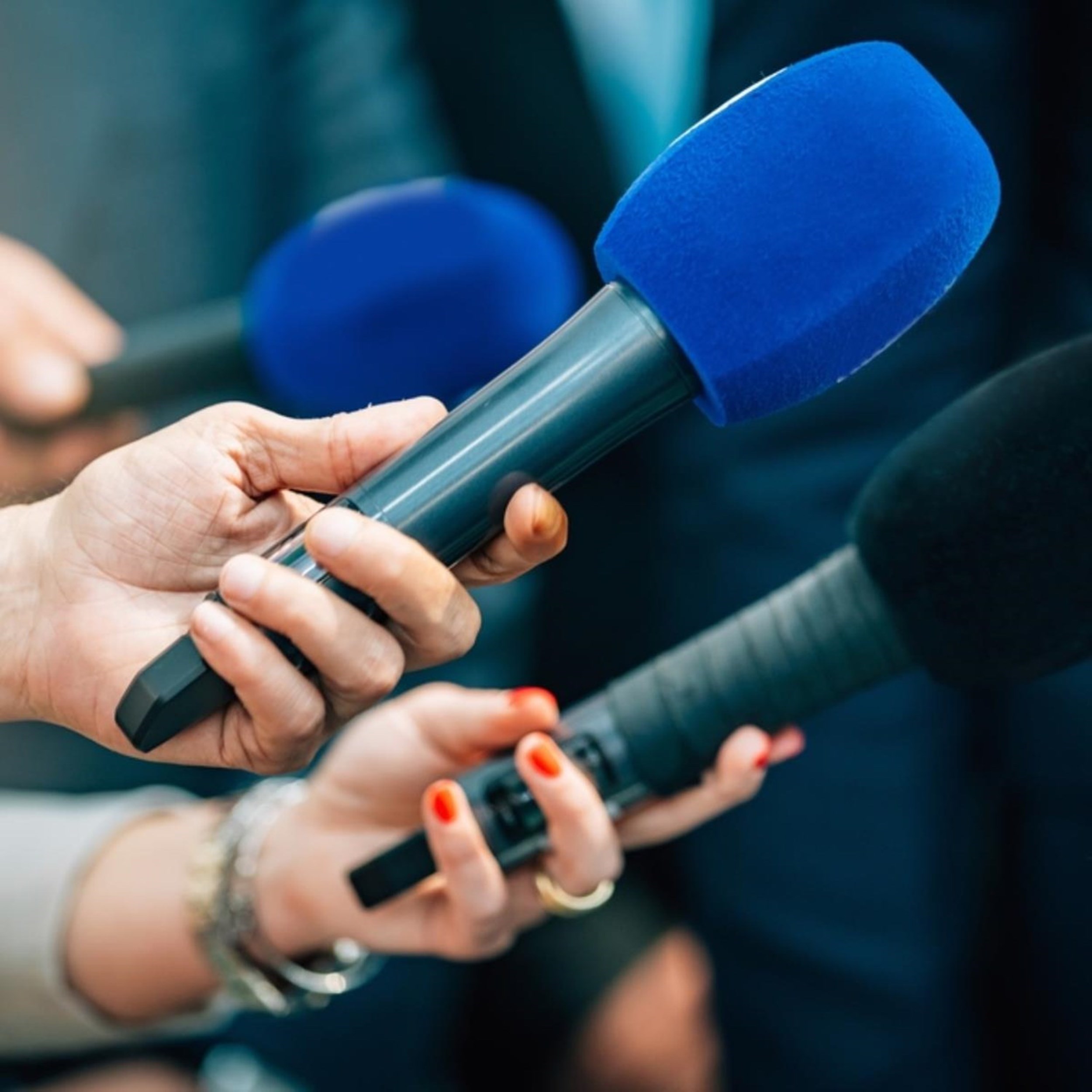Minister praises independent journalism in higher education
