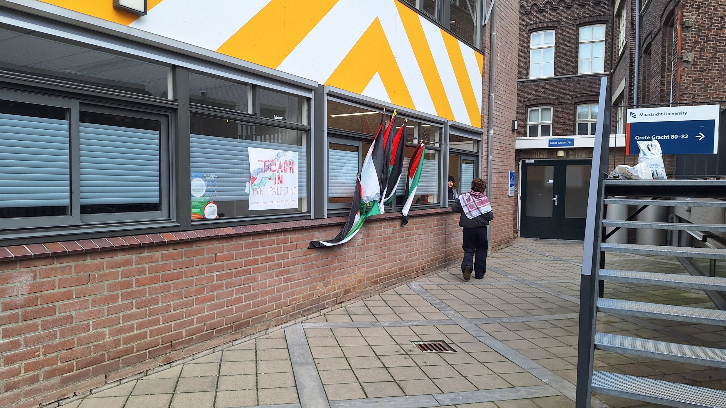 Pro-Palestinian students briefly occupy FASoS room for teach-in