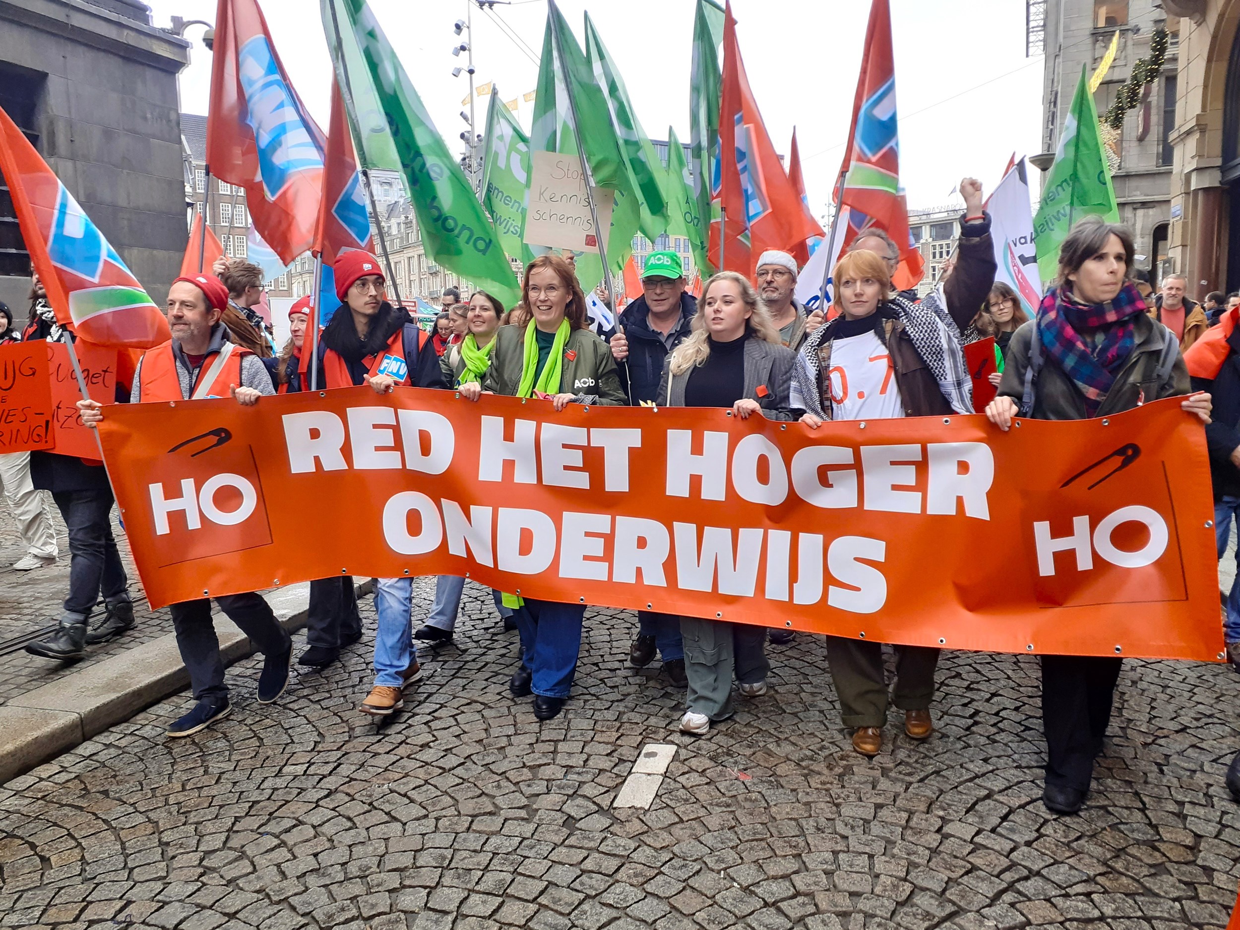 Thousands of students and lecturers take to the streets for higher education